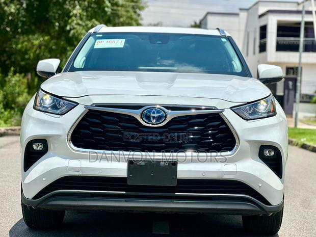Toyota Highlander Limited AWD 2024 White photo 8
