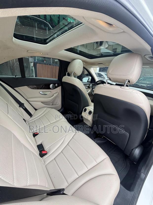 Mercedes-Benz C300 Luxury 4Matic Sedan AWD (2.0L 4cyl 7A) 2016 White photo 3