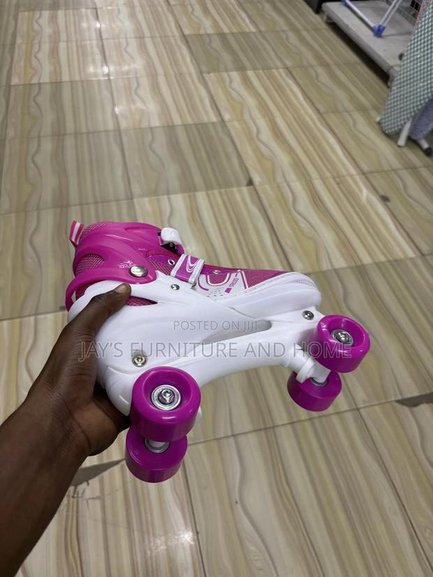 4 Wheels Roller Skates photo 3