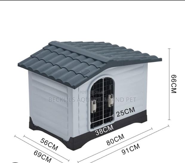 Indoor Plastic Dog House · Photo 4