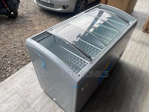 Curved-glass Freezer 300l Elegant And Efficient Cold Storage · Photo 2