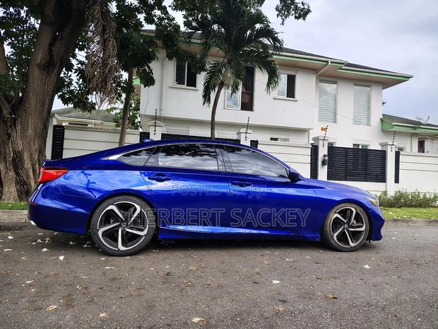 Honda Accord Sport (2.0L 4cyl Turbo 10A) 2019 Blue