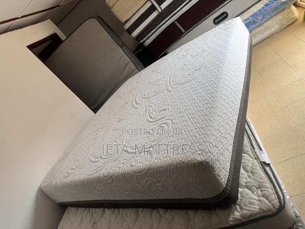 Super Contouring King Size Mattress( 76/80/14) photo 8