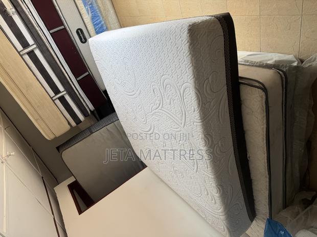 Super Contouring King Size Mattress( 76/80/14) photo 9