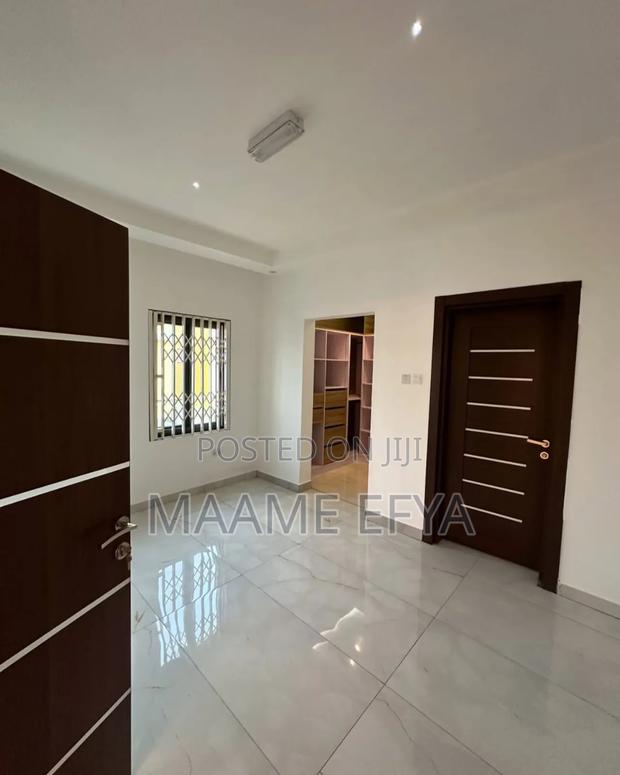 4bdrm Townhouse/Terrace in Spintex for sale · Photo 4