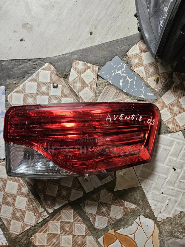 Toyota Avenses Taillights Right Side 2017