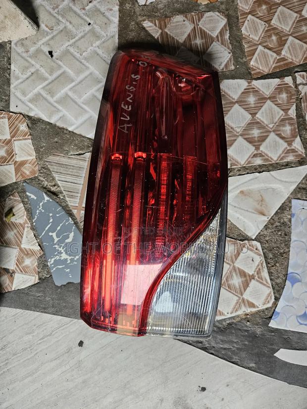 Toyota Avenses Taillights Right Side 2017