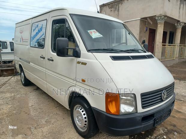 Volkswagen LT 2000 Beige