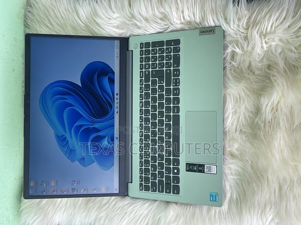 Laptop Samsung NP300E4V 16GB Intel Core I7 SSD 1T · Photo 4