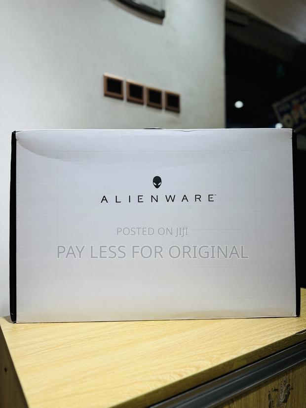 New Laptop Dell Alienware M18 R2 32GB Intel Core i9 SSD 1T photo 5