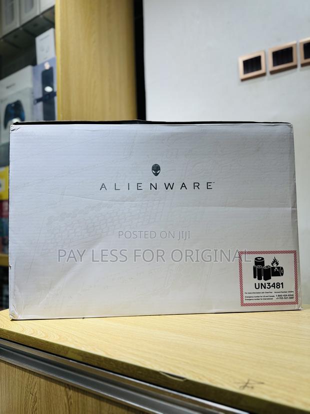 New Laptop Dell Alienware M18 R2 32GB Intel Core i9 SSD 1T photo 8