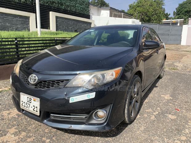 Toyota Camry 2014 Gray photo 2