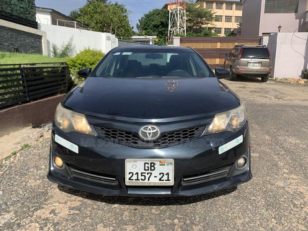 Toyota Camry 2014 Gray