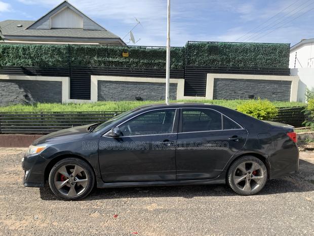 Toyota Camry 2014 Gray photo 3
