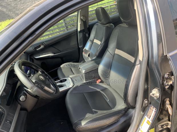Toyota Camry 2014 Gray photo 7