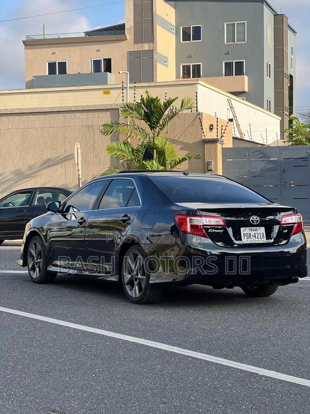 Toyota Camry SE 4dr Sedan (2.5L 4cyl 6A) 2014 Black