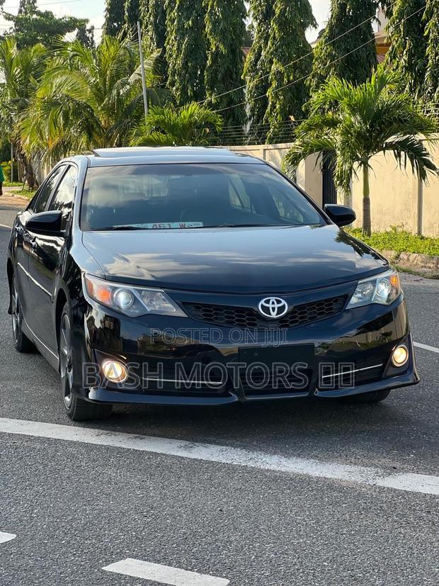Toyota Camry SE 4dr Sedan (2.5L 4cyl 6A) 2014 Black