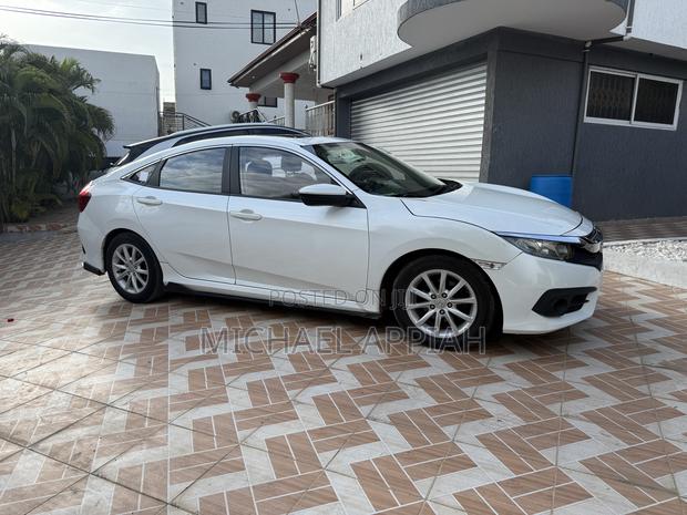 Honda Civic 2017 White photo 2