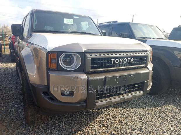 New Toyota Land Cruiser Prado 2.8 2025 Beige