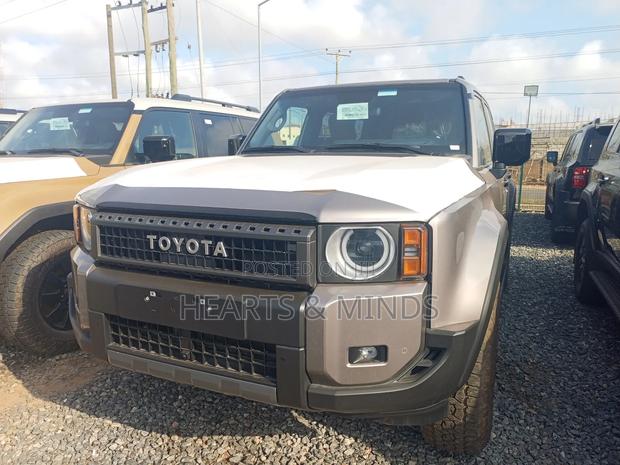 New Toyota Land Cruiser Prado 2.8 2025 Beige photo 2