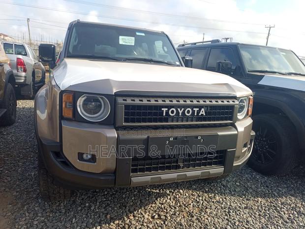 New Toyota Land Cruiser Prado 2.8 2025 Beige photo 3