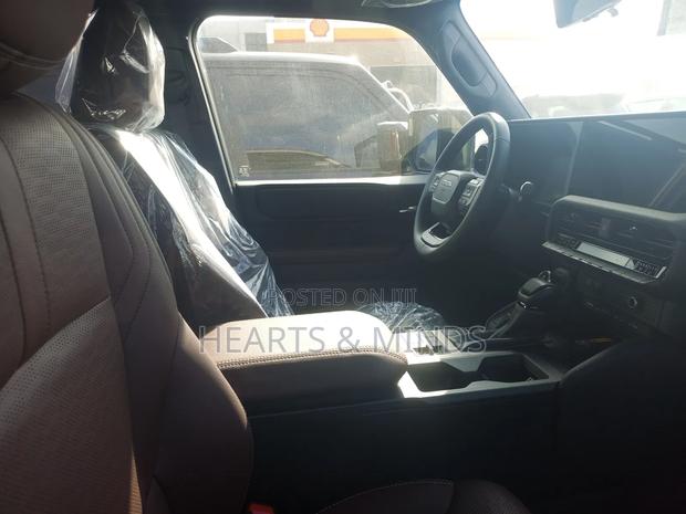 New Toyota Land Cruiser Prado 2.8 2025 Beige photo 4