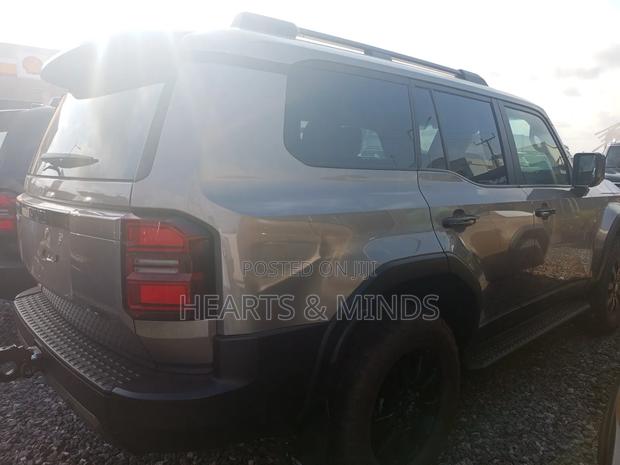 New Toyota Land Cruiser Prado 2.8 2025 Beige photo 7