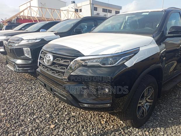 New Toyota Fortuner 2025 Black