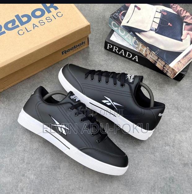 Reebok Low Xv Sneaker In Different Colours , Swipe > · Photo 4