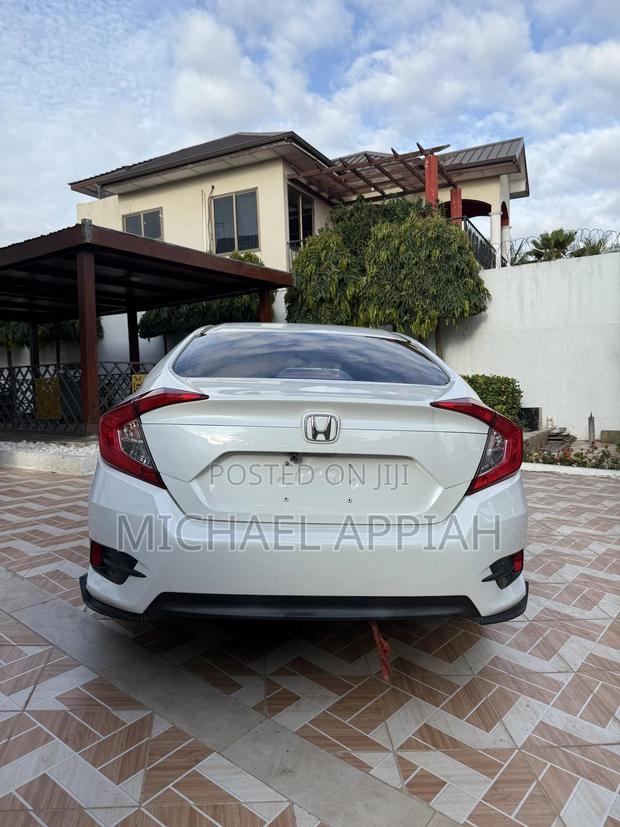 Honda Civic 2017 White photo 3