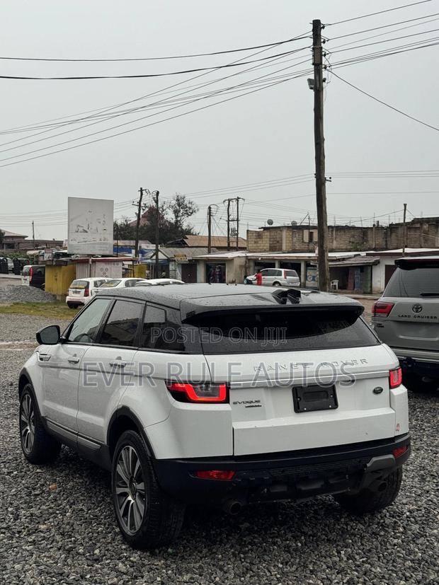 Land Rover Range Rover Evoque HSE 5dr 4x4 (2.0L 4cyl 9A) 2016 White