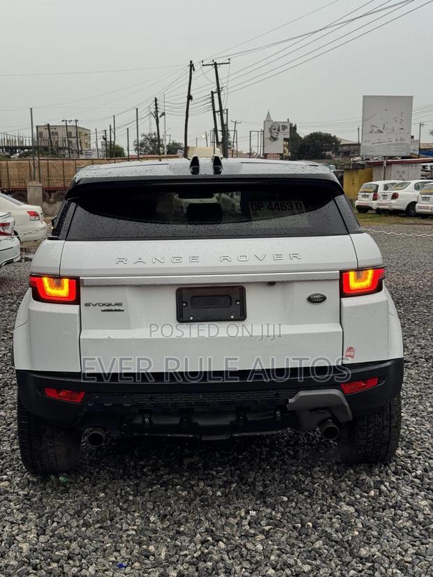 Land Rover Range Rover Evoque HSE 5dr 4x4 (2.0L 4cyl 9A) 2016 White
