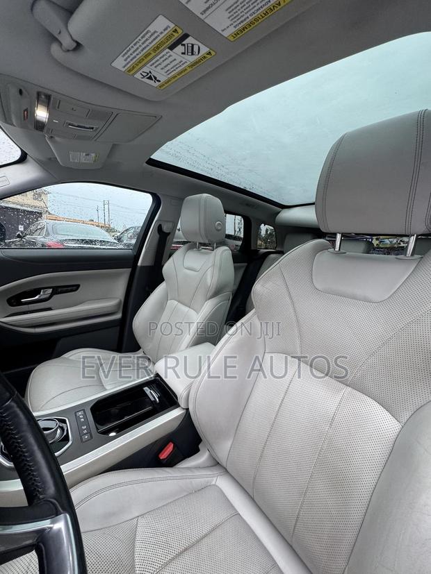 Land Rover Range Rover Evoque HSE 5dr 4x4 (2.0L 4cyl 9A) 2016 White