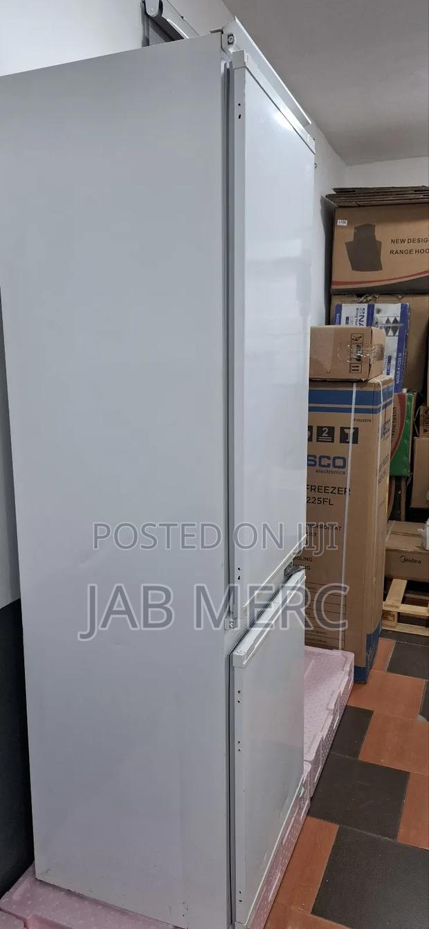 Black Friday Inbuilt Fridge and Bottom Freezer Beko Used for 8 Months photo 4