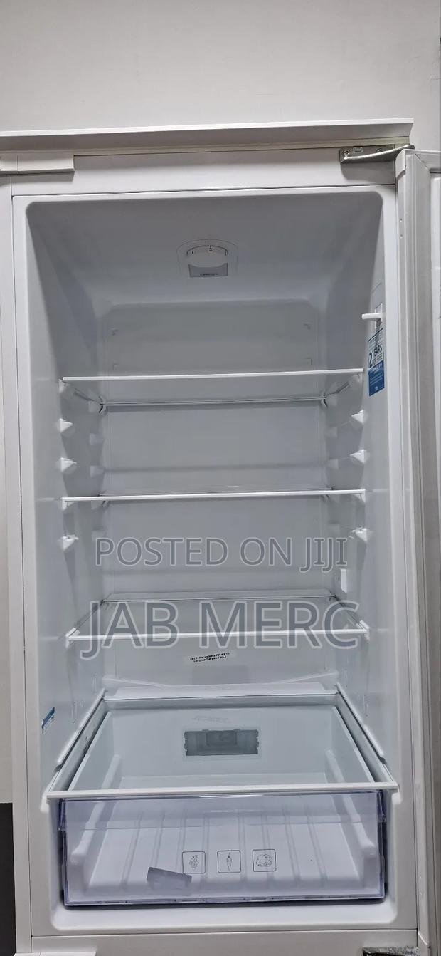 Black Friday Inbuilt Fridge and Bottom Freezer Beko Used for 8 Months photo 7