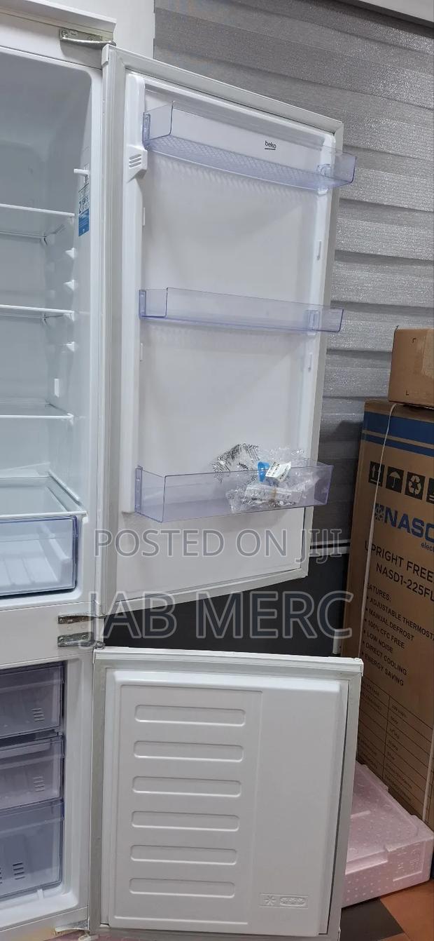 Black Friday Inbuilt Fridge and Bottom Freezer Beko Used for 8 Months photo 8