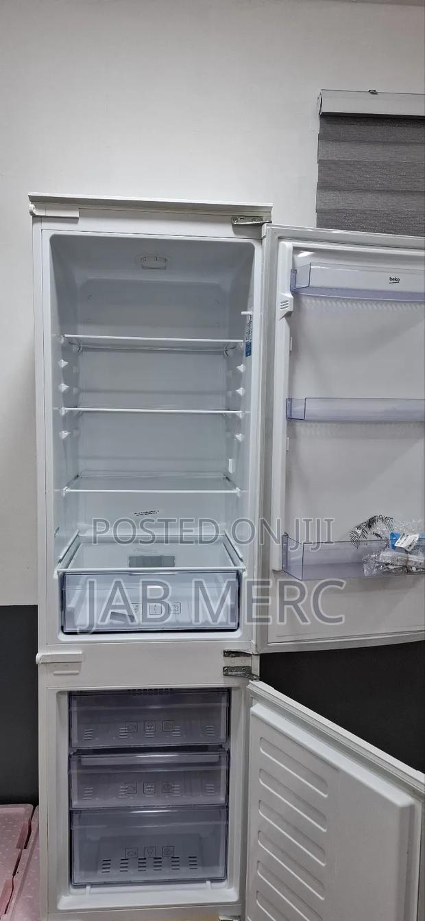Black Friday Inbuilt Fridge and Bottom Freezer Beko Used for 8 Months photo 3
