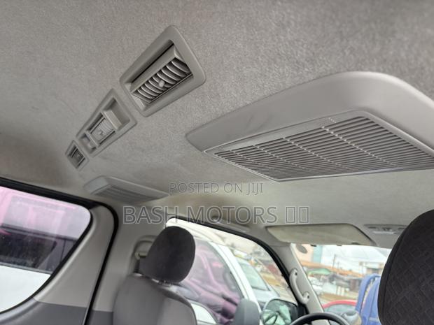 Toyota HiAce 2012 Silver