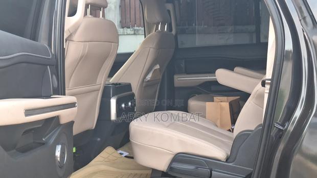 Ford Expedition 2024 Blue