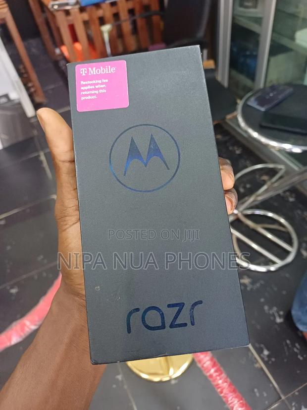 New Motorola Razr 40 Ultra 256 GB Black · Photo 2
