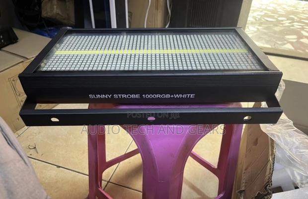 Sunny Strobe Led Strobe Lights {1000rgb+White} · Photo 4