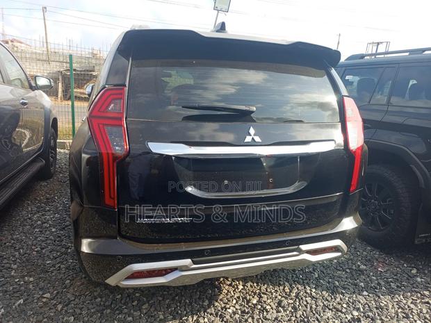 New Mitsubishi Montero Sport 2025 Black photo 2