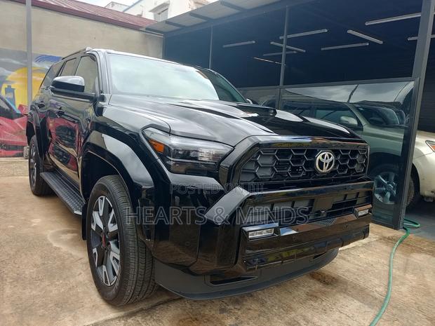 New Toyota 4-Runner 2025 Black photo 3
