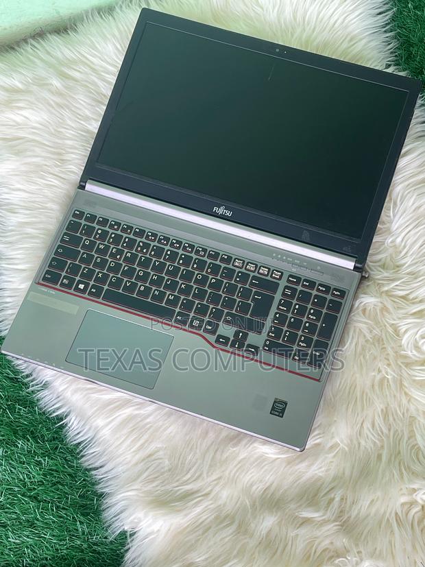 Laptop Fujitsu Lifebook AH532 8GB Intel Core I7 SSD 256GB · Photo 4