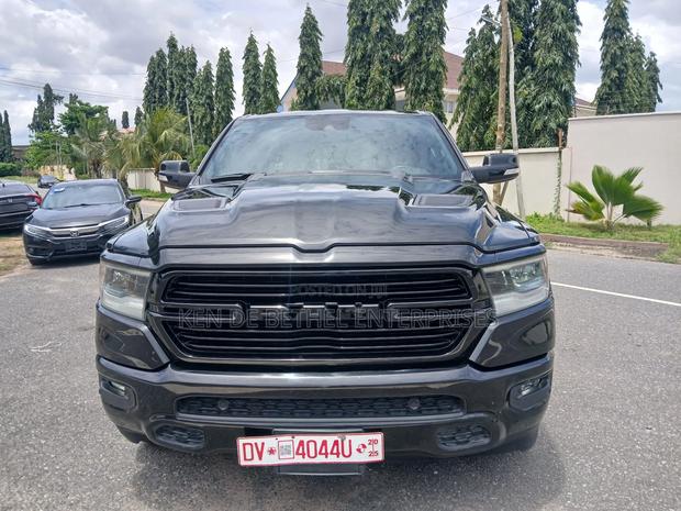 Dodge RAM 1500 3.6 Petrol AWD 2022 Black photo 3