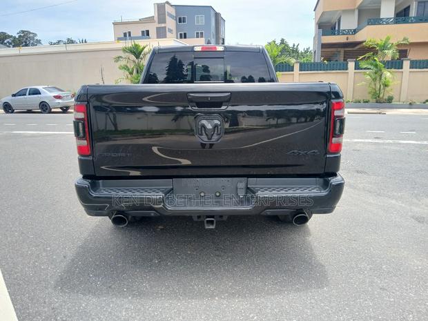 Dodge RAM 1500 3.6 Petrol AWD 2022 Black photo 8