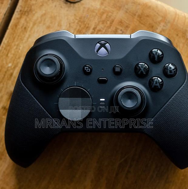 Xbox Elite Series 2 Controller From Home · Photo 4