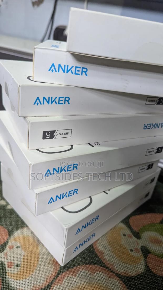 Beautiful Anker Power Bank With 20000 Capacity for Quick Charge photo 3