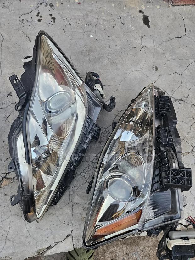 Lexus Is250 Headlight Available