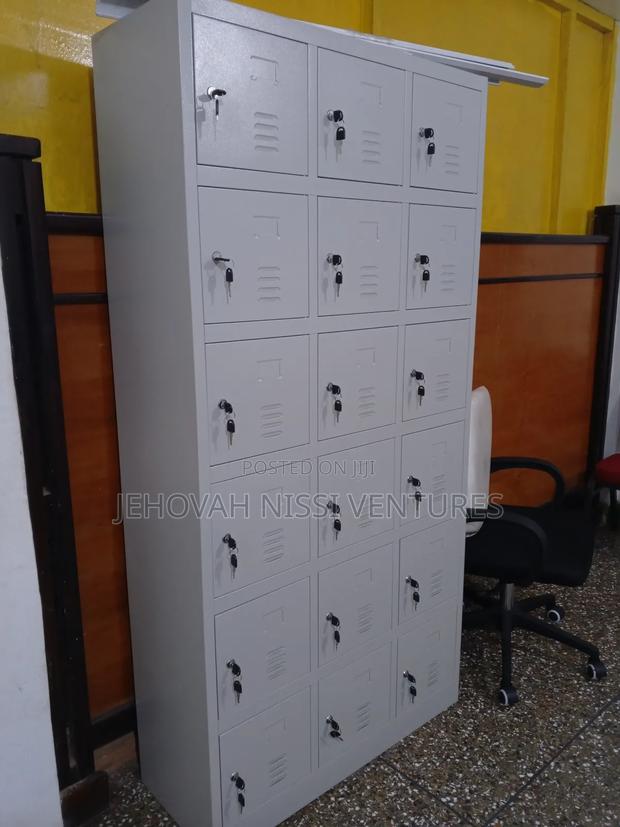 18 Door Cabinet